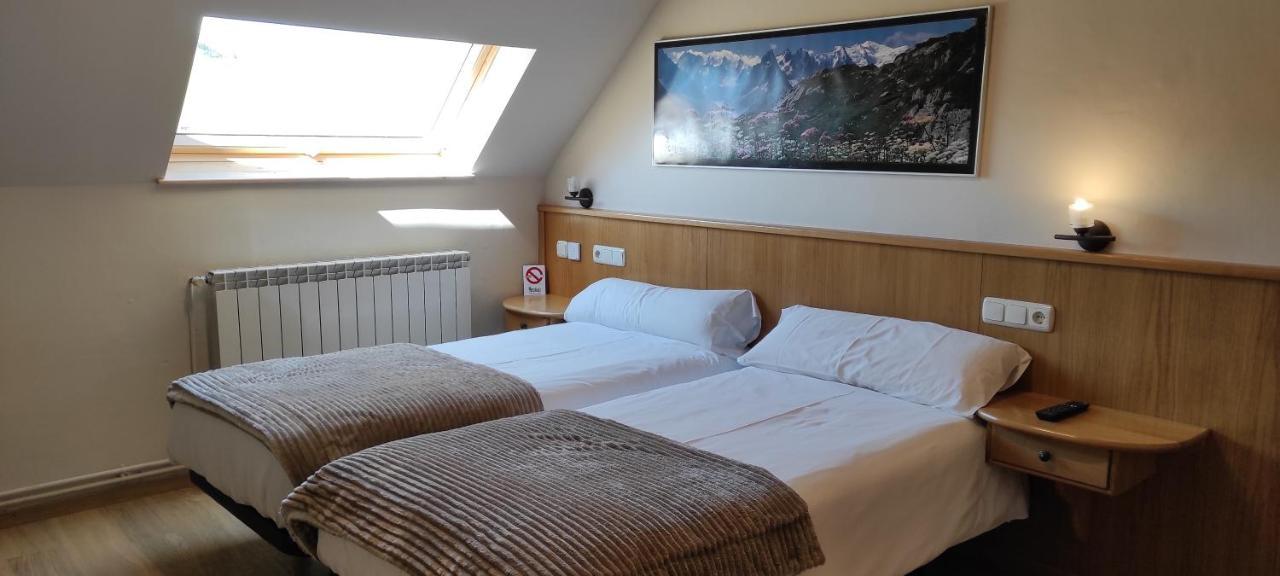 Hostal Mendilatz Orbaiceta Dış mekan fotoğraf