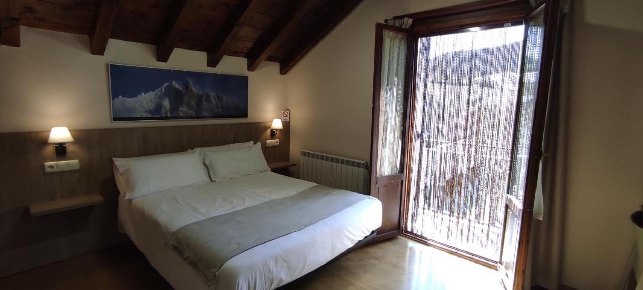 Hostal Mendilatz Orbaiceta Dış mekan fotoğraf